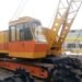 Гусеничний кран на будівельному майданчику