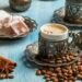 Процес приготування арабської кави у джезві на плиті