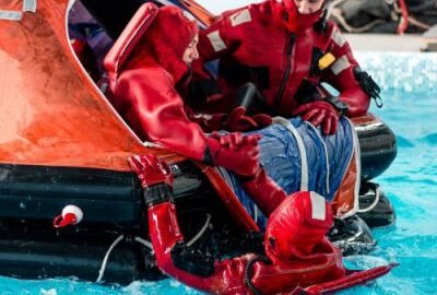 Курсы и обучение на моряка в Украине — будущий моряк проходит практику