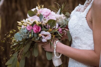 Весільний букет у різних стилях на весіллі, сучасні квіткові композиції